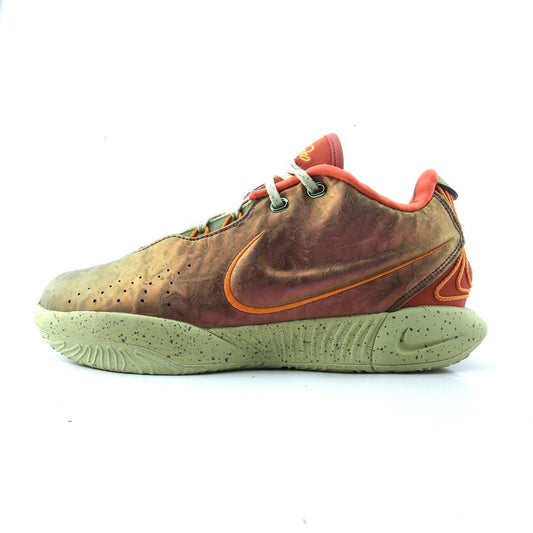 LEBRON 21