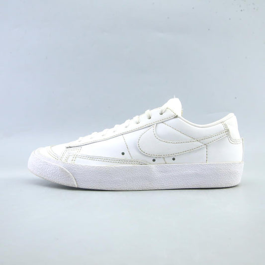 BLAZER LOW 77