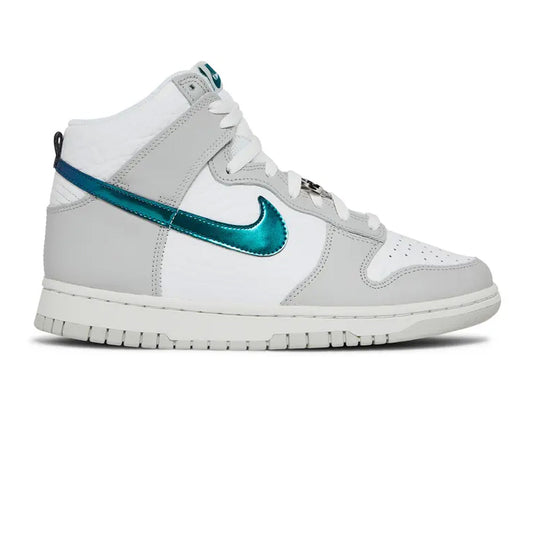 Dunk High 'FLS' W (2022)