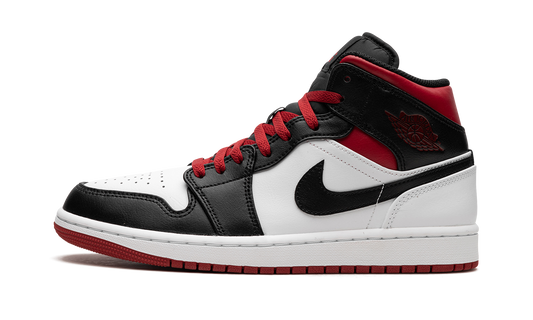 1 Mid "Gym Red Black Toe" DQ8426 106