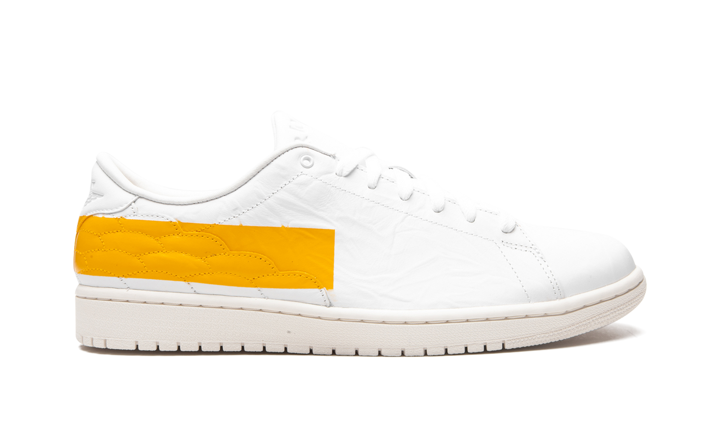 1 Low Centre Court "University Gold" DJ2756 102